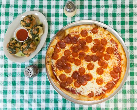 Salvos pizza - Barstool Pizza Review - Mario & Salvo's Pizzeria (Syracuse, NY) | pizza, New York, Syracuse